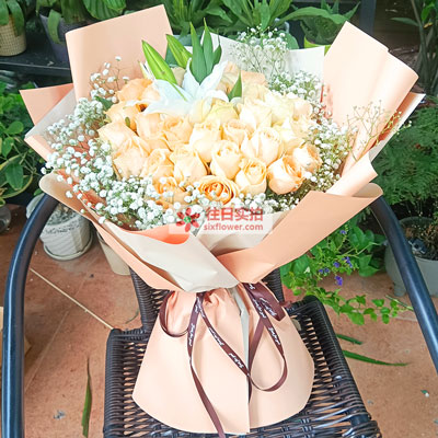 盐城33朵香槟玫瑰百合，心里永远是你