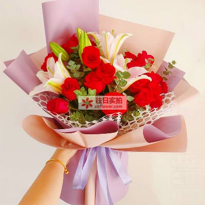 盐城18朵红玫瑰百合，真情相守一生
